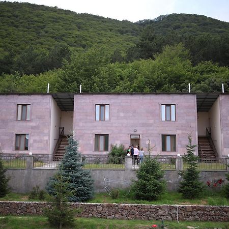 Yeghevnut Hotel Goris Esterno foto