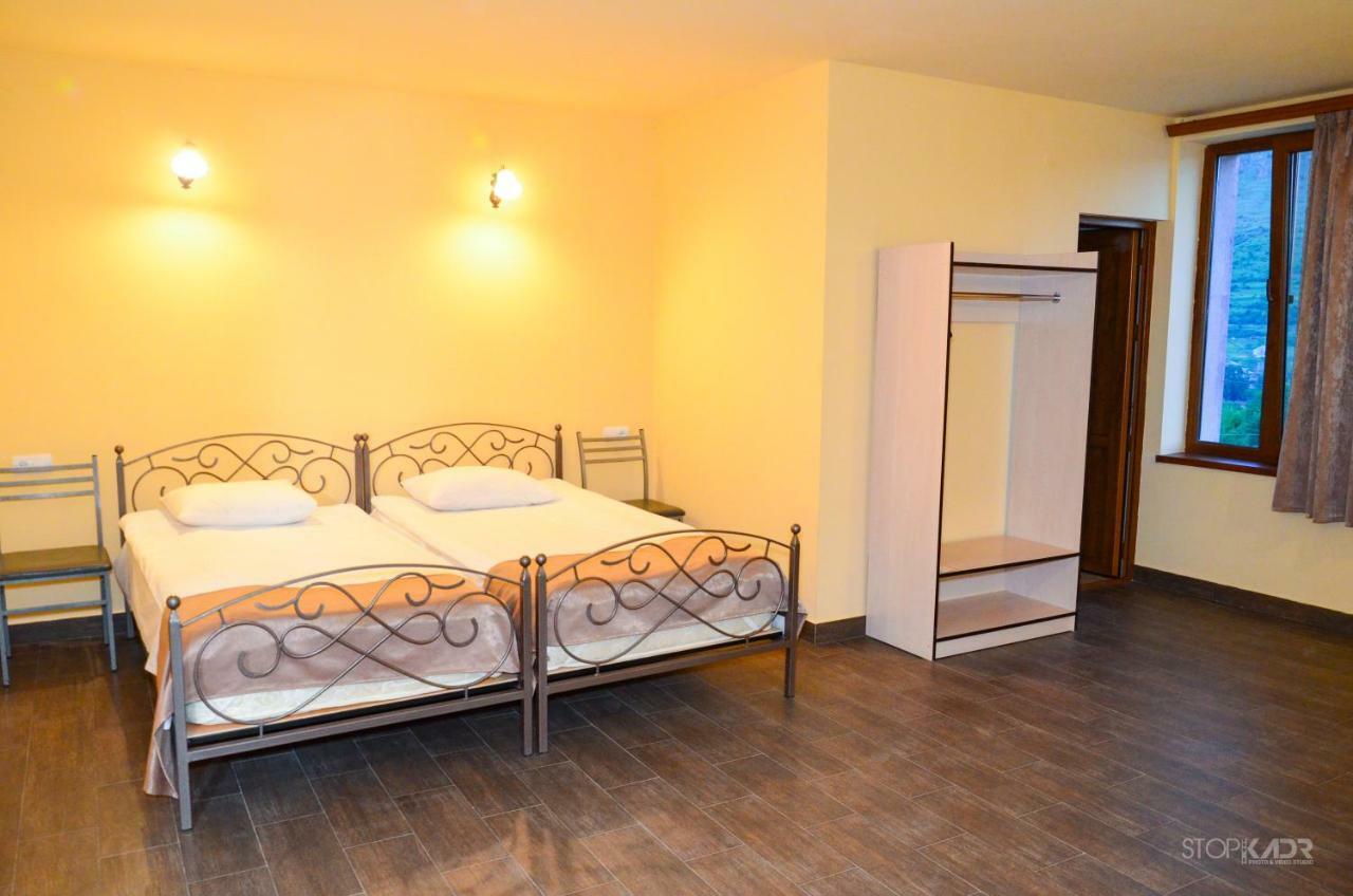 Yeghevnut Hotel Goris Esterno foto