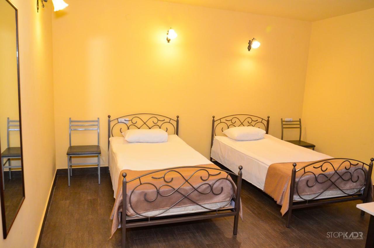 Yeghevnut Hotel Goris Esterno foto