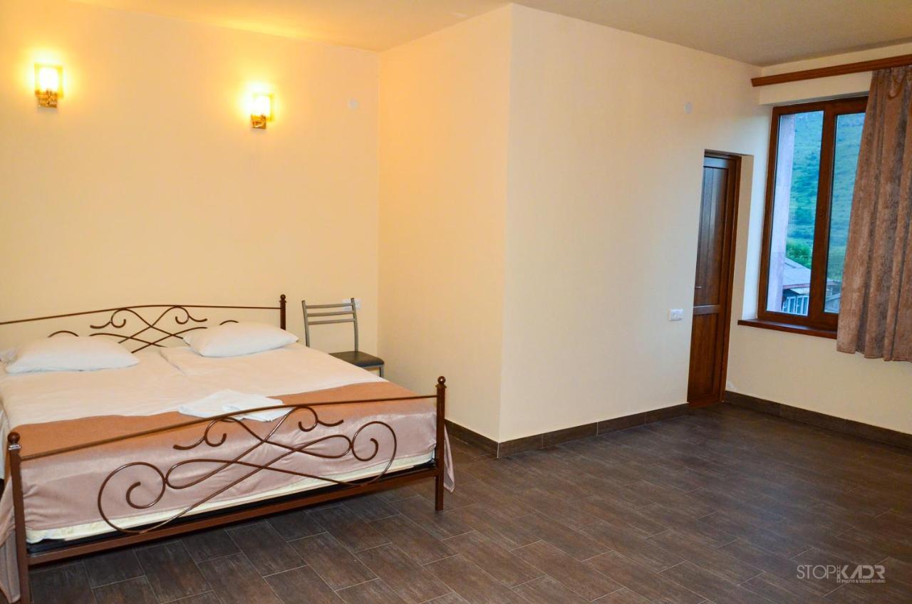 Yeghevnut Hotel Goris Esterno foto